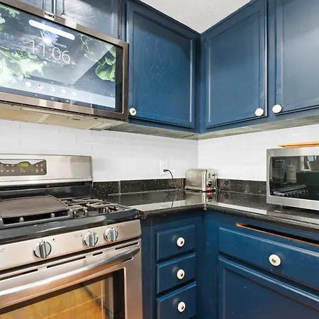 5Bed 3Bath Private Gated Community Home 7Miles To Downtown La Close To Disney